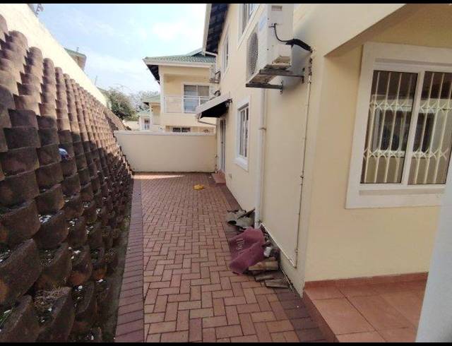 3 BEDROOM TOWNHOUSE FOR SALE IN BROADLANDS